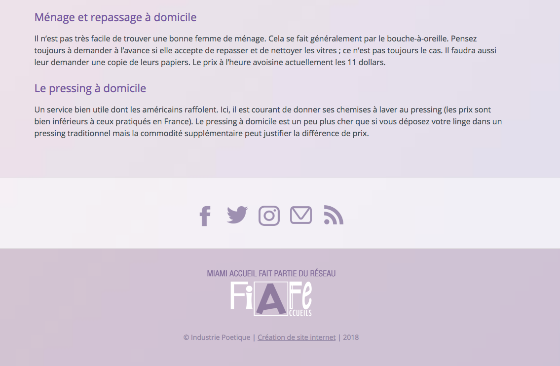 Exemples de Bas de Page, Footer, pour Site Internet 3- Exemple de footer avec réseaux sociaux et logo annexe