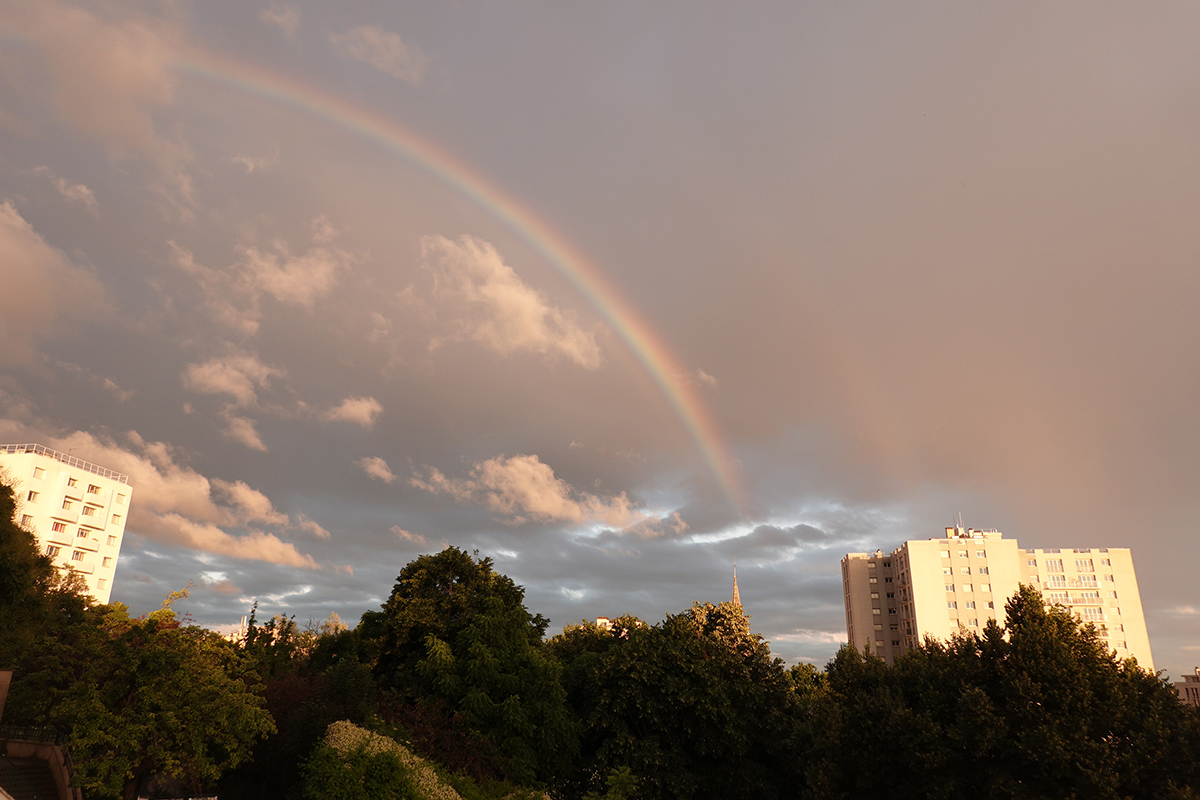 Insipration graphique avec un arc en ciel prise le 17-06-2024